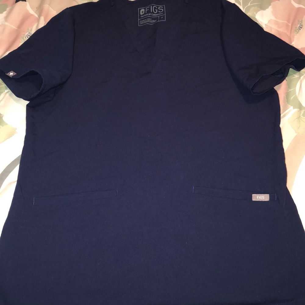 Figs double pocket navy blue scrub top - medium